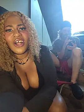 AmazonianMistress Шоу с уебкамера