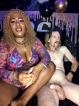 AmazonianMistressのウェブカメラショー