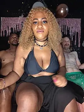AmazonianMistress webkamerás műsora