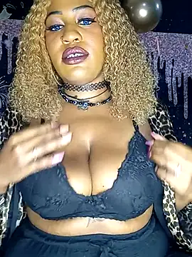 AmazonianMistress' Webcam Show
