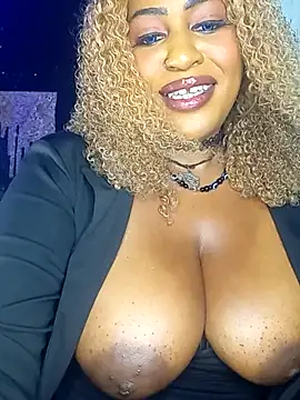 Pokazy przed kamerką – AmazonianMistress