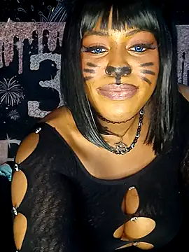 AmazonianMistress' Webcam Show