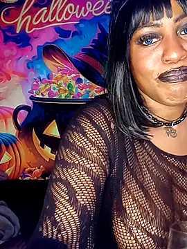 AmazonianMistress Show in webcam