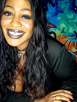 AmazonianMistress' Webcam Show