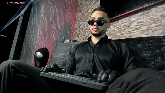 Show modela Seth_Owner na web-kameri