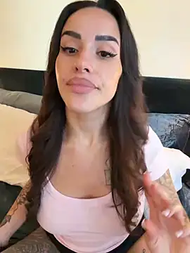 -Alisa Pertunjukan Webcam