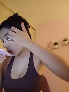 Chatroom XXX en direct de Julie_Bennet