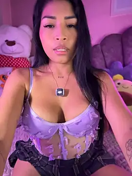 Pocahontascute_33's Webcam Show