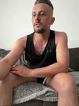 InsaneMattt Show in webcam