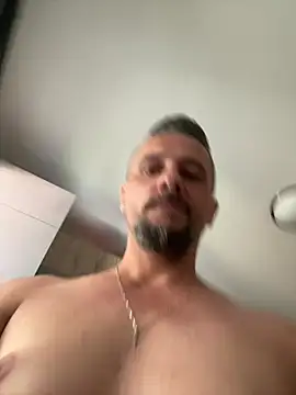 InsaneMattt Show in webcam