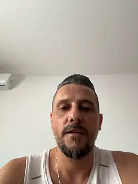 InsaneMattt Show in webcam
