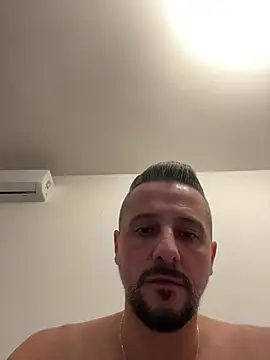 Show modela InsaneMattt na web-kameri