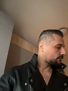 Pokazy przed kamerką – InsaneMattt