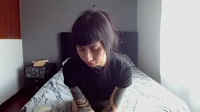 Emilia_1995n Live XXX chat