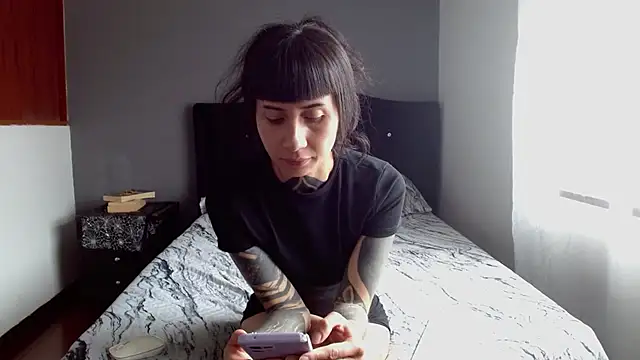 XXX chat uživo modela Emilia_1995