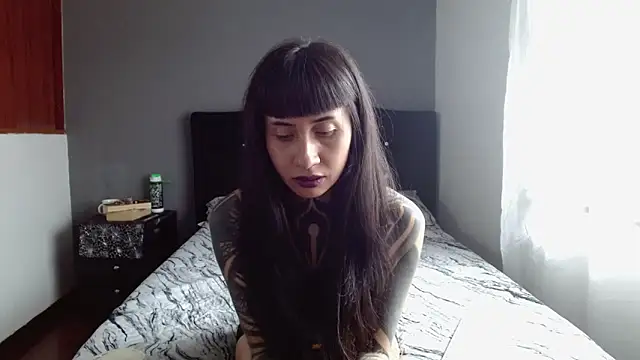 צ'אט XXX בשידור חי של Emilia_1995
