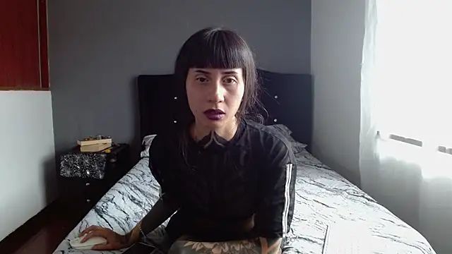 Emilia_1995 – Live XXX-chat