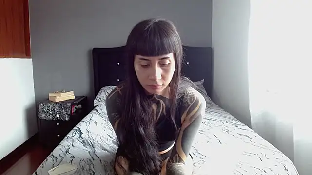 XXX chat uživo modela Emilia_1995