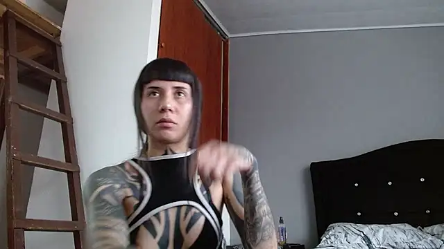 Emilia_1995's Live XXX Chat