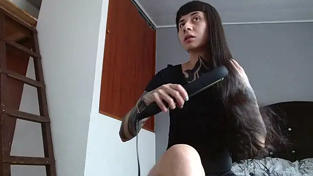 دردشة Emilia_1995 الجنسية المباشرة