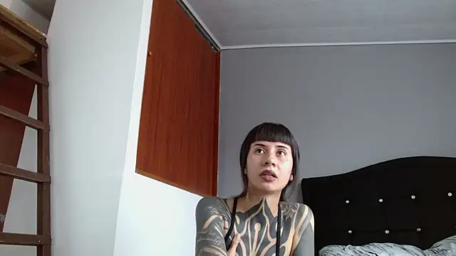 Chat XXX ao vivo de Emilia_1995