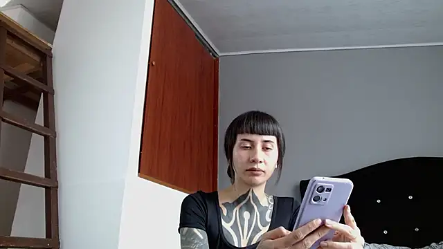 Emilia_1995 라이브 XXX 채팅