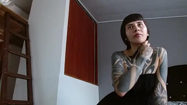 Онлайн чат XXX Emilia_1995