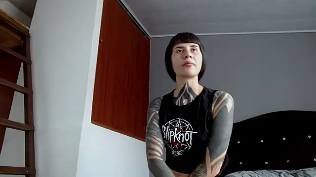 צ'אט XXX בשידור חי של Emilia_1995
