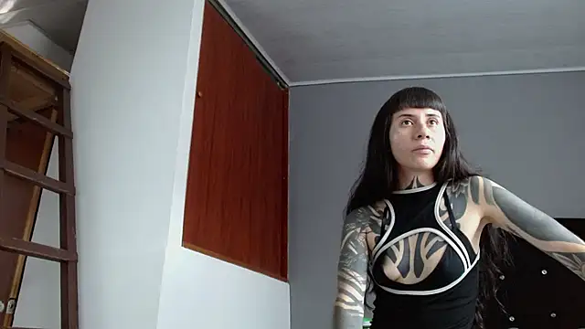 Emilia_1995: онлайн-секс-чат