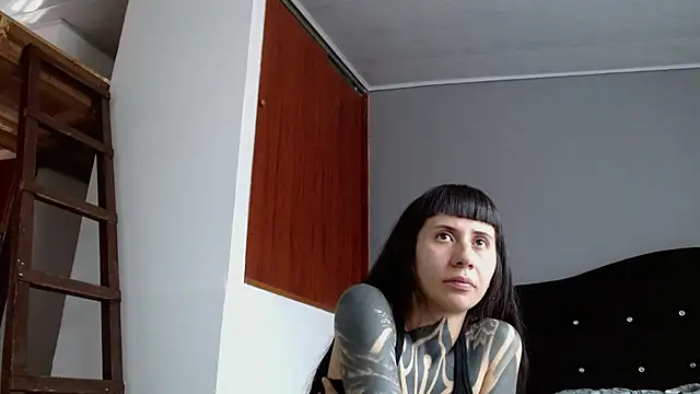Emilia_1995 라이브 XXX 채팅