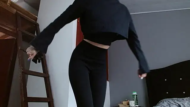 دردشة Emilia_1995 الجنسية المباشرة