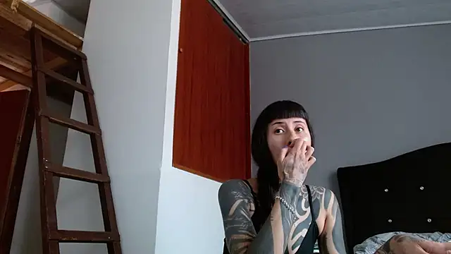 Chat XXX ao vivo de Emilia_1995