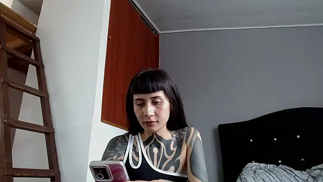 Czat XXX na żywo – Emilia_1995