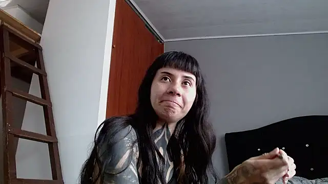 XXX chat uživo modela Emilia_1995