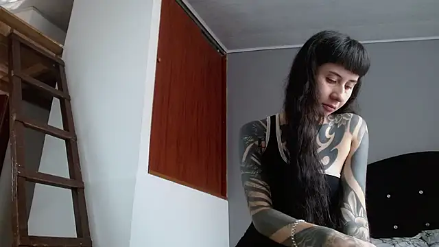 Emilia_1995's Live XXX Chat