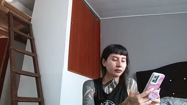 Emilia_1995 – Live XXX-chat