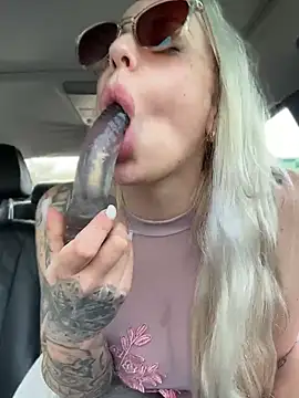 June695_'s Webcam Show