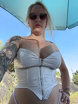 June695_'s Webcam Show