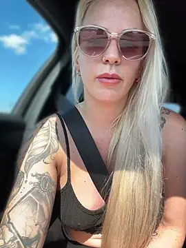 June695_ Webcam-Show