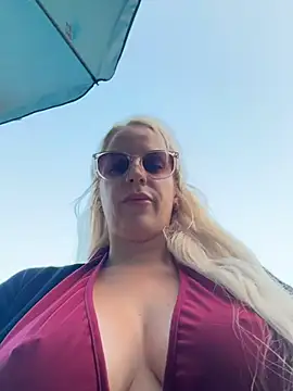 June695_ Webcam show