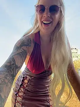 June695_ Webcam-Show