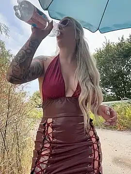 June695_ Webcam show