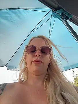 June695_'s Webcam Show