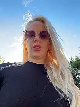 June695_ Webcam-Show