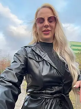 June695_ Webcam-Show