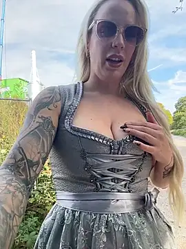 June695_ Webcam-Show