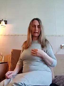 Evelina_cute 现场XXX聊天