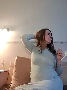Evelina_cute 即時 XXX 聊天