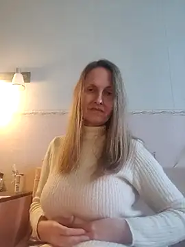 Evelina_cuteのライブXXXチャット