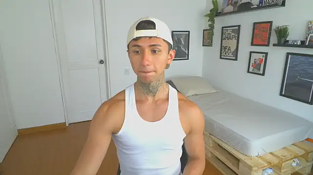 ArchiGoldd webcam show